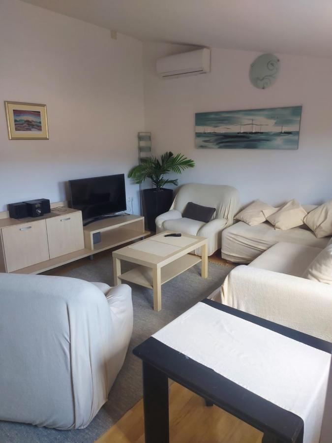 Apartman Marina Sa Parkingom Jelsa  Zewnętrze zdjęcie