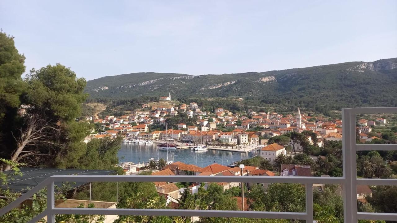 Apartman Marina Sa Parkingom Jelsa  Zewnętrze zdjęcie