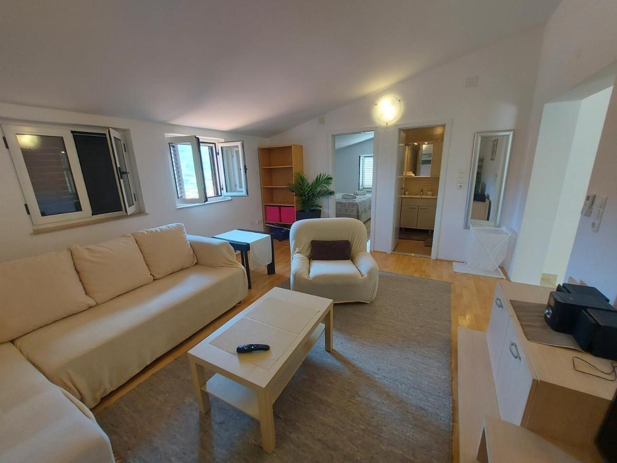 Apartman Marina Sa Parkingom Jelsa  Zewnętrze zdjęcie