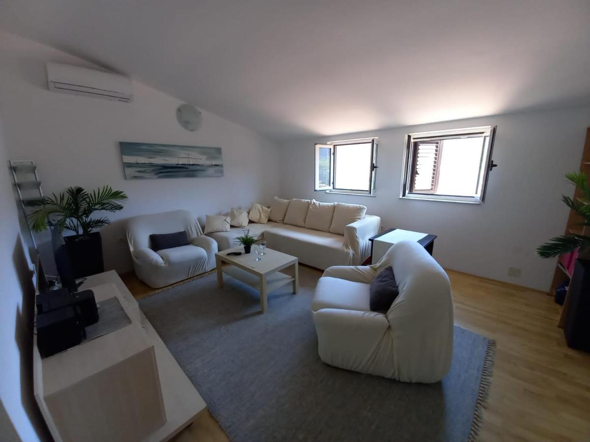 Apartman Marina Sa Parkingom Jelsa  Zewnętrze zdjęcie